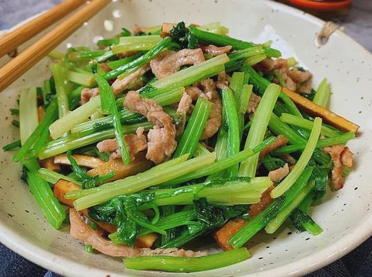 大芹菜怎么炒才美味？掌握这些窍门轻松搞定！