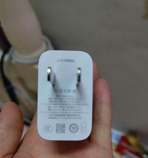 手机充电器外观参数如何解读？外观大小对充电效率有影响吗？