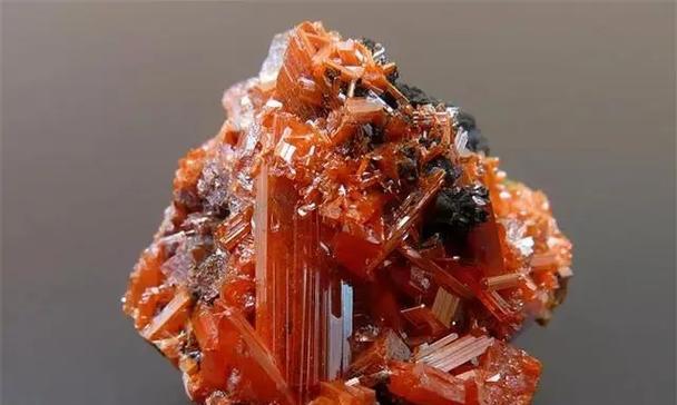 我的世界里哪种矿物提供最多经验？如何有效获取？