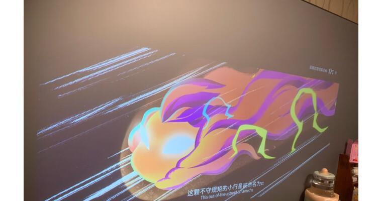 行星投影仪插入SD卡后如何使用？使用过程中需要注意哪些事项？